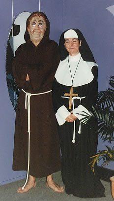 Costumes - Nun Old Fashion Womens Costume